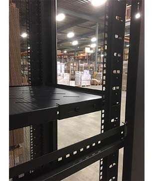 Djupjusterbar hylla